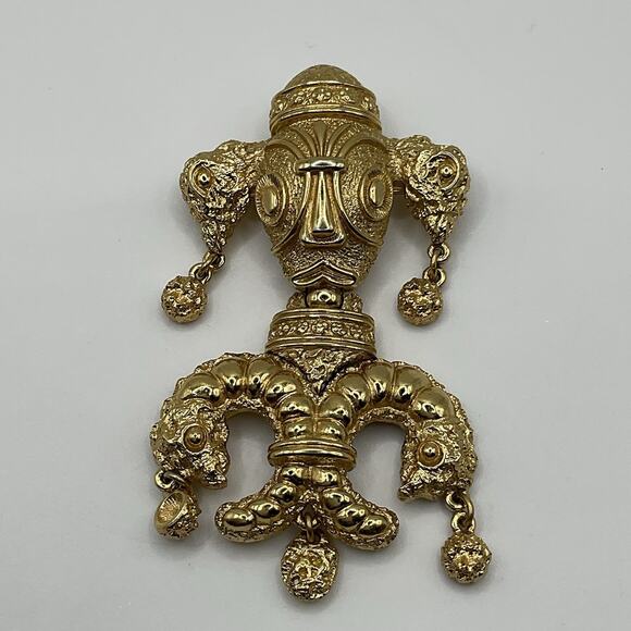 Vintage Monet Statement Brooch Etruscan Revival Style Gold Tone 3” Aztec - Picture 9 of 9